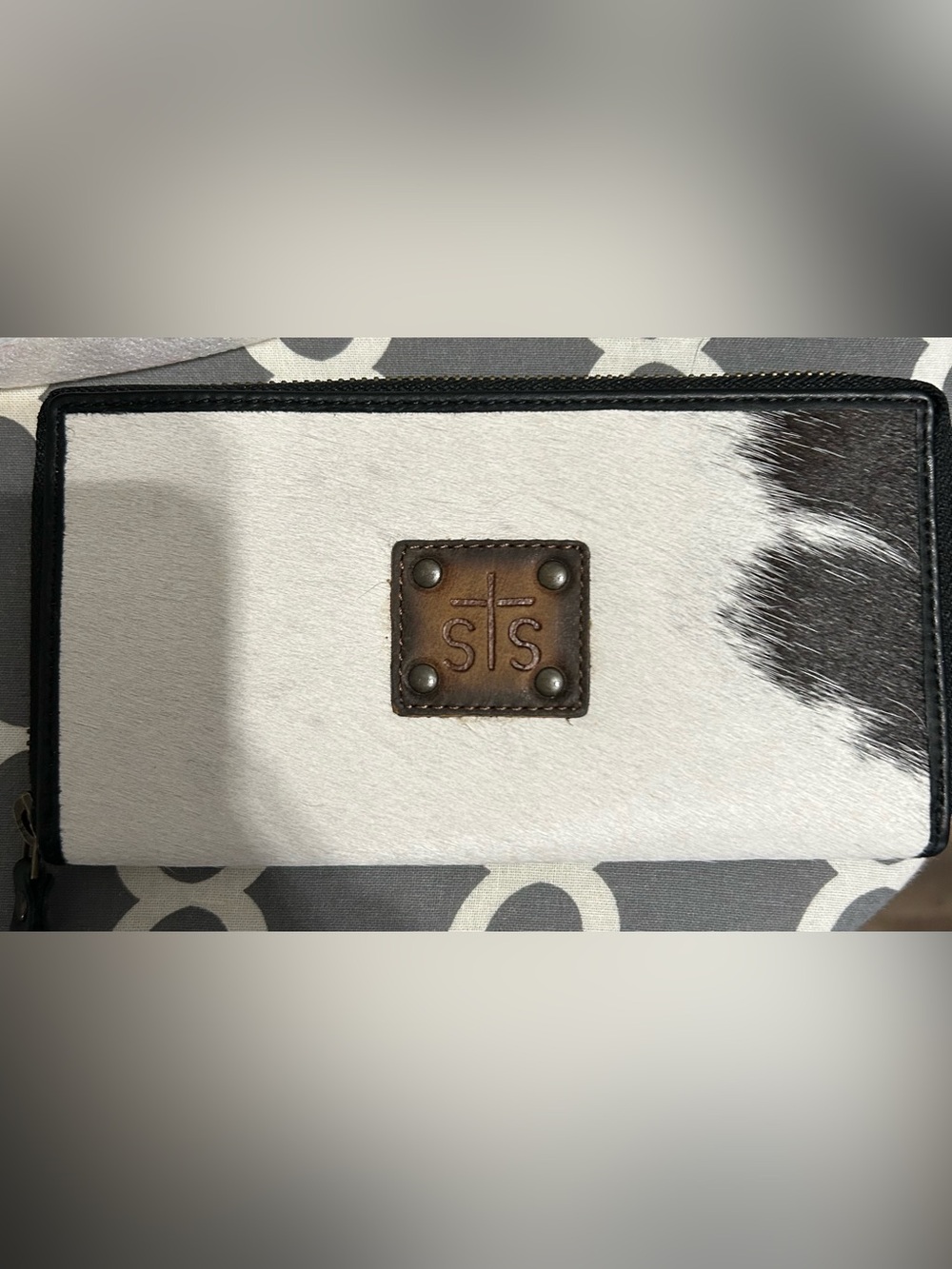 STS Ranchwear White and Black Cowhide Zip Wallet
